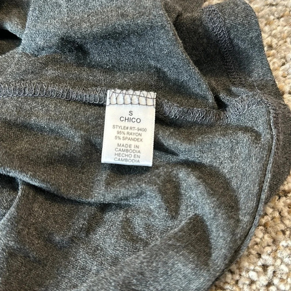 Zenana Outfitters Chico Elbow length Scoopneck Tee, Sie small, Like new - Picture 6 of 6